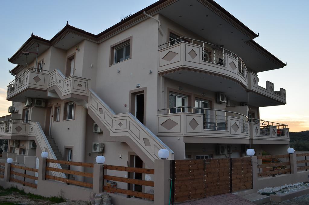 Thassos Grand Villas Apartments & Studios 利迈纳里亚 外观 照片