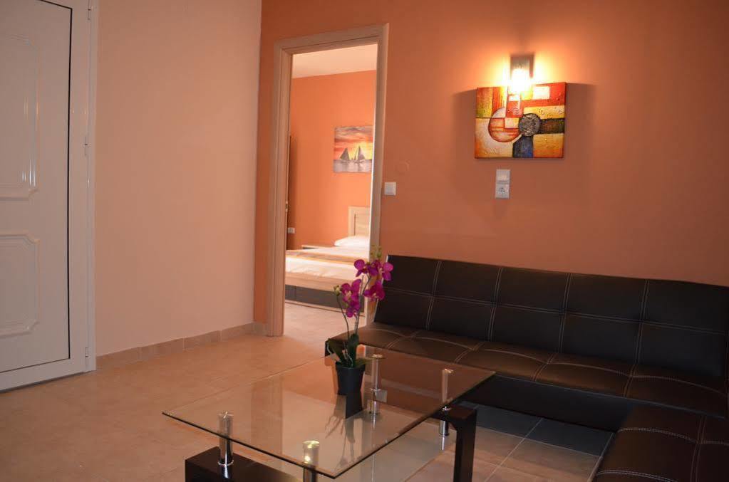 Thassos Grand Villas Apartments & Studios 利迈纳里亚 外观 照片